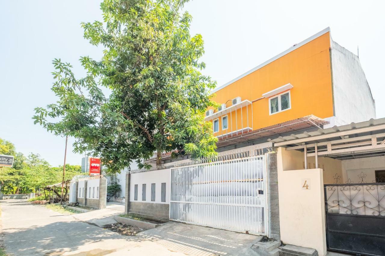 Oyo 863 Tenacity Guest House Syariah Cirebon Eksteriør bilde
