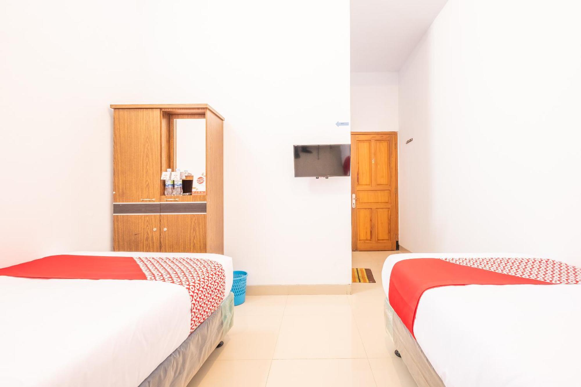 Oyo 863 Tenacity Guest House Syariah Cirebon Eksteriør bilde