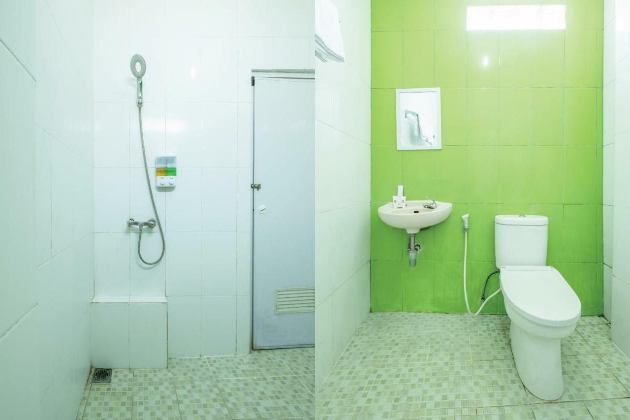 Oyo 863 Tenacity Guest House Syariah Cirebon Eksteriør bilde