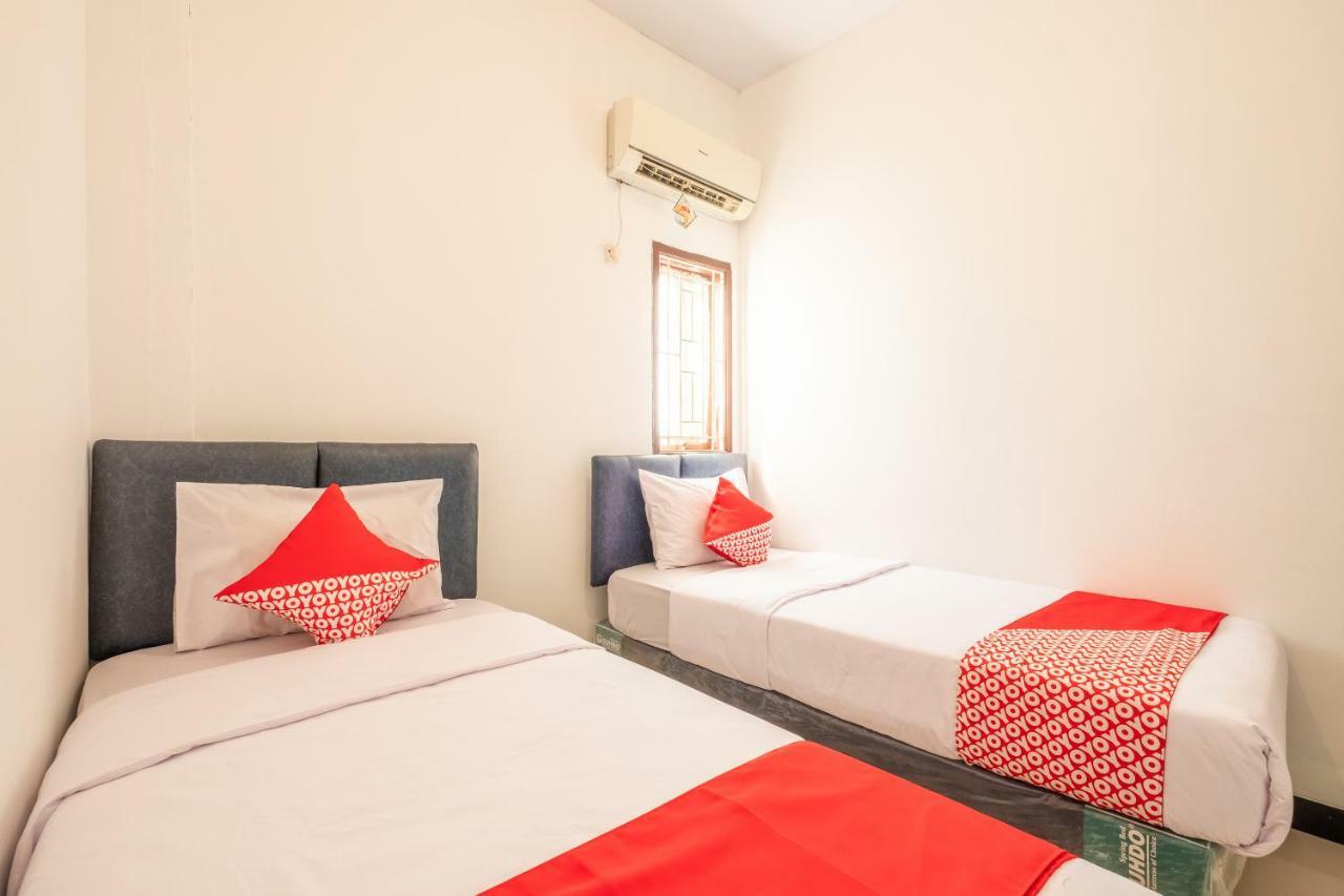 Oyo 863 Tenacity Guest House Syariah Cirebon Eksteriør bilde