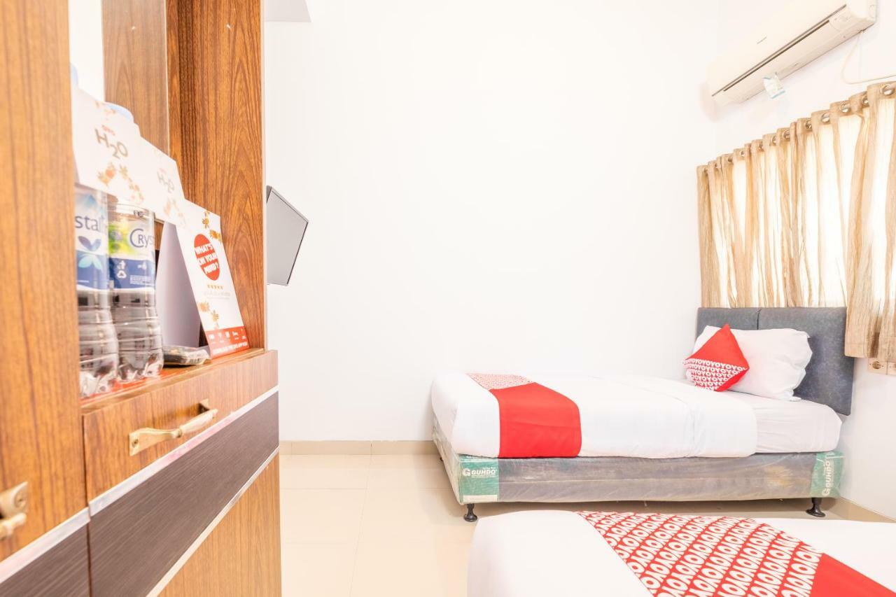 Oyo 863 Tenacity Guest House Syariah Cirebon Eksteriør bilde