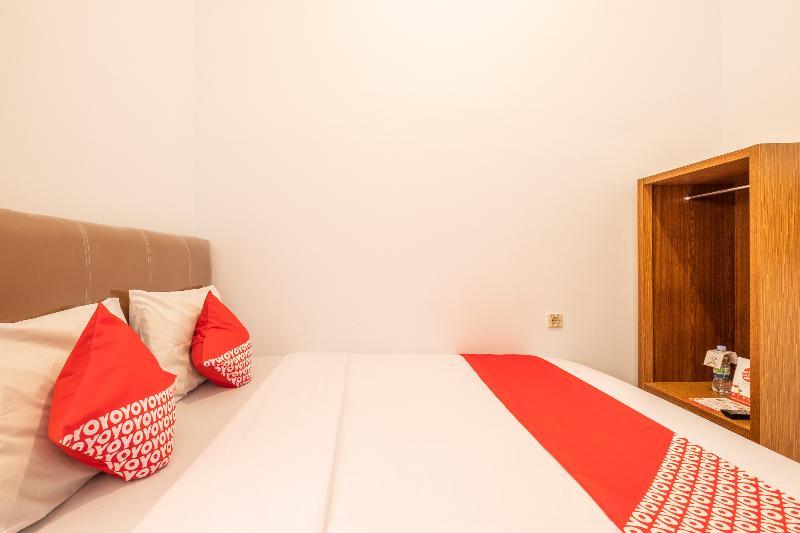 Oyo 863 Tenacity Guest House Syariah Cirebon Eksteriør bilde